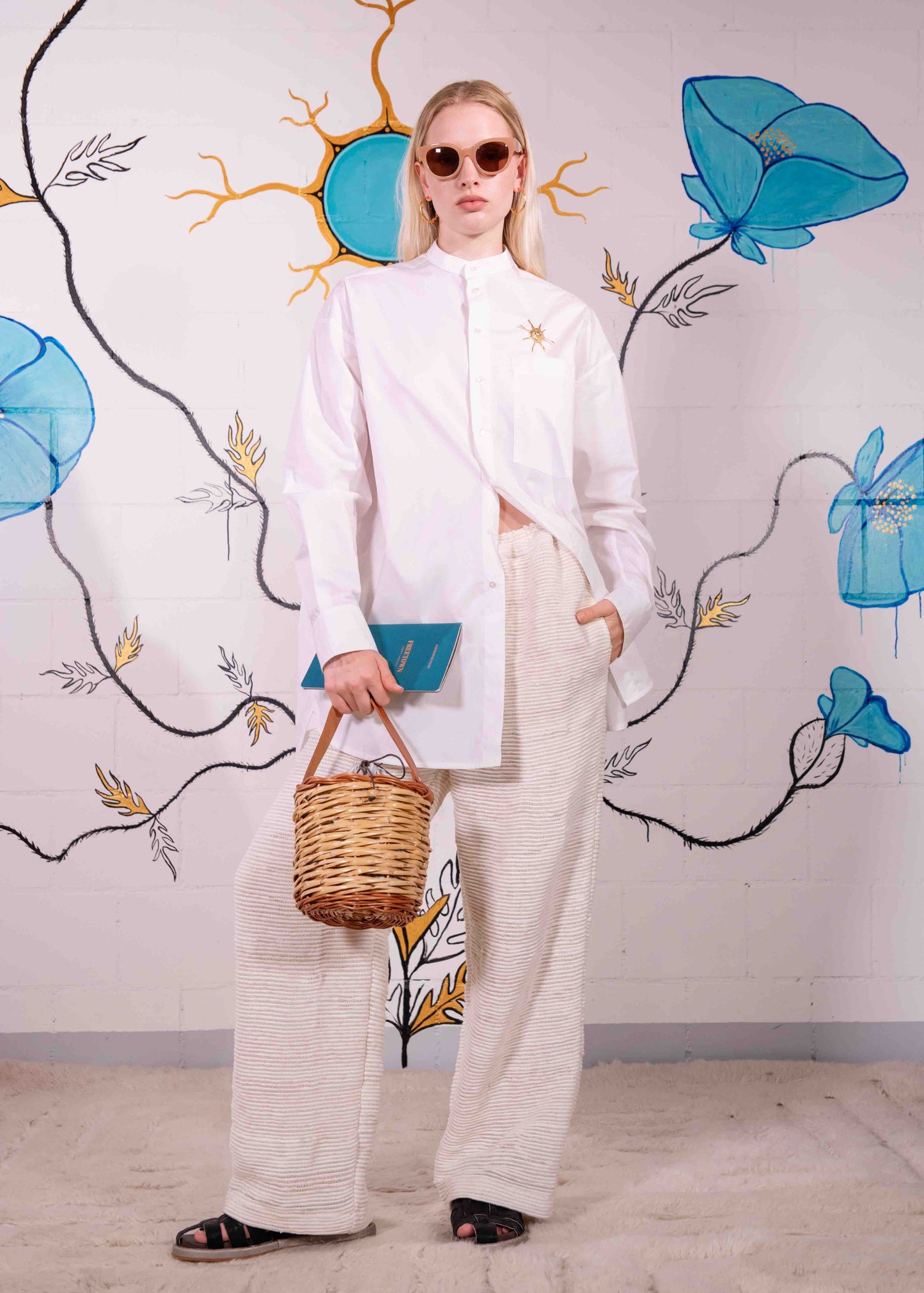 Oscar Shirt in crisp 100% organic cotton by House of Woven Stories, featuring a Korean collar and relaxed silhouette. Handmade in Italy’s Piedmont region with a soft, paper-touch finish for timeless, sustainable style.