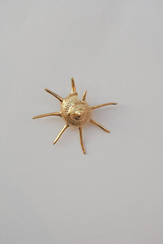 Handcrafted Coquillage Mono Earring by Atelier Margaux Toussaint from the House of Woven Stories selection