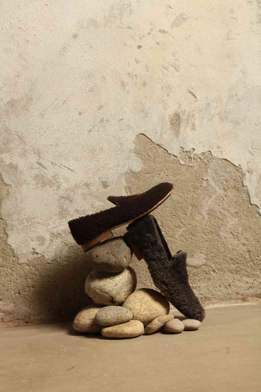 Baboush Sharwit in Brown Wool by House of Woven Stories, handcrafted in Marrakesh with soft wool finish, cushioned leather sole, and durable rubber outsole, combining comfort and Moroccan craftsmanship.