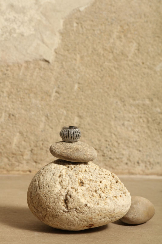 Mono Crystal Silver Earcuff by SO-LE STUDIO, part of the curated selection at House of Woven Stories, handcrafted in Italy from upcycled Ferragamo leather with a silver metallic finish and single crystal accent, expressing minimalist sustainable elegance.