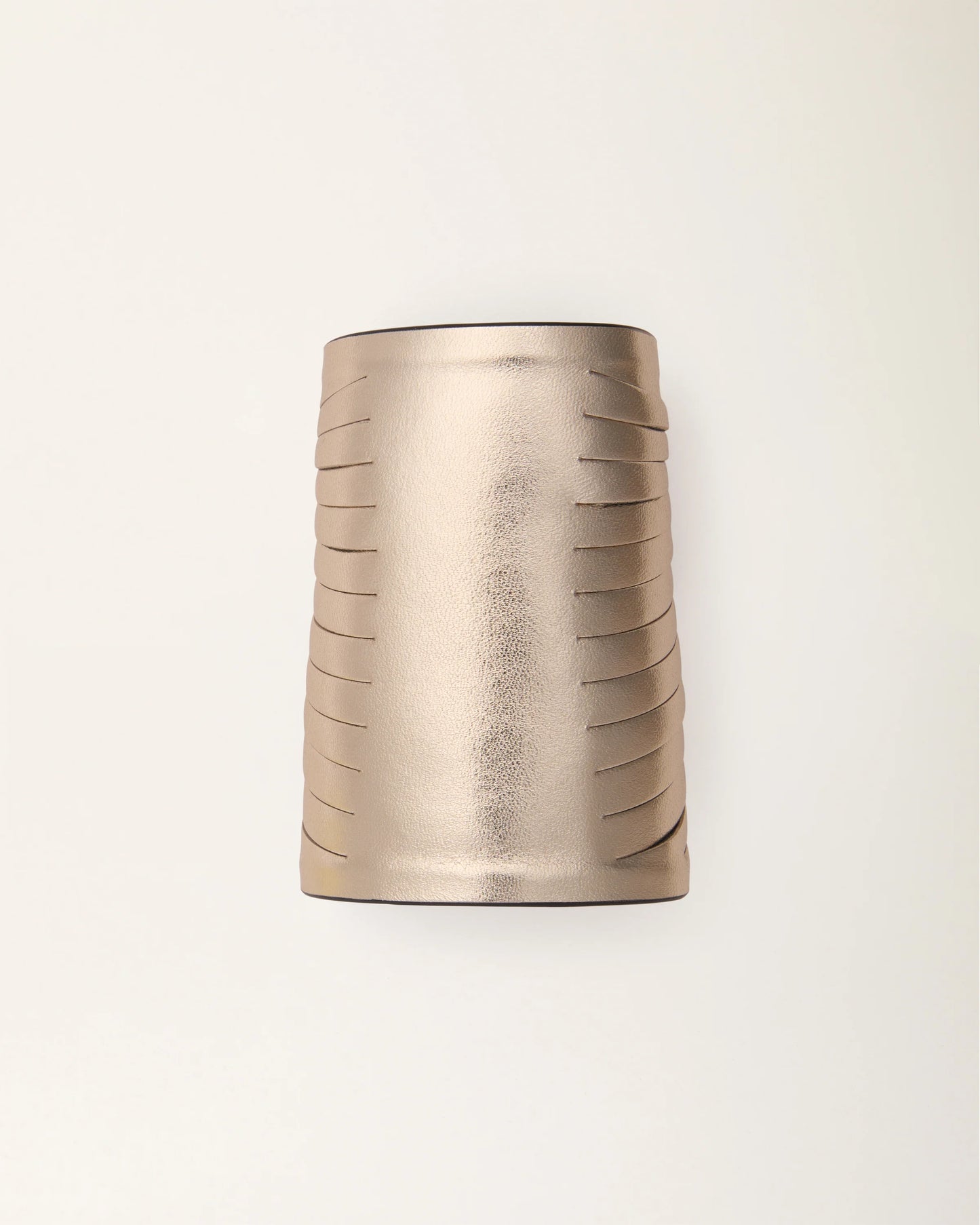 Anemos Platinum leather bracelet by SO-LE STUDIO, part of House of Nomad Stories selection, handcrafted in Tuscany, platinum-toned finish, wave-inspired design on the wrist