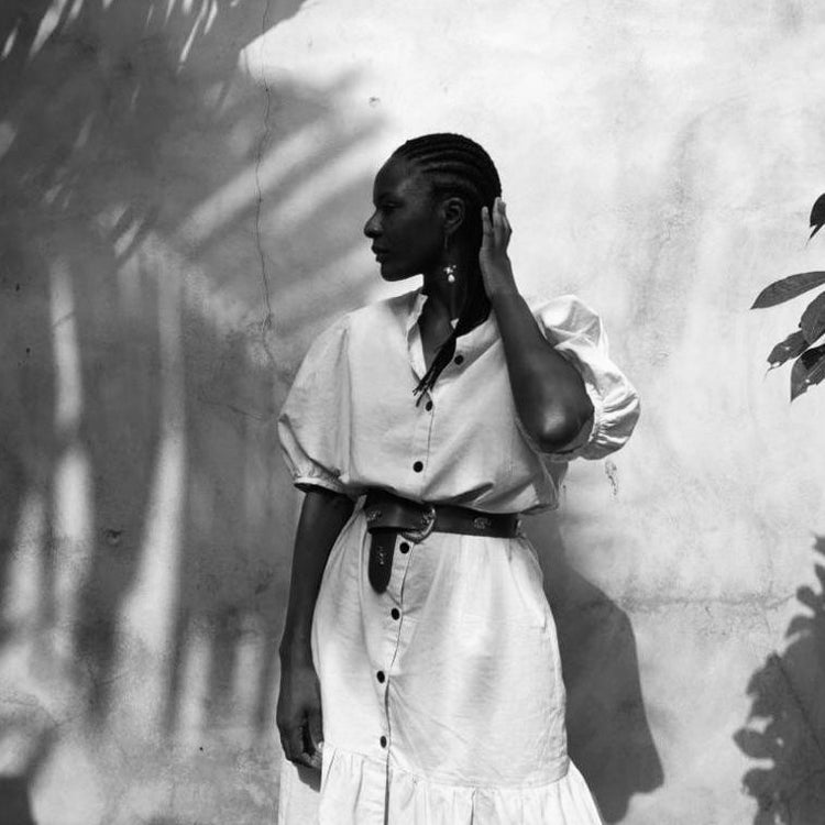 Atelier V.O is a Benin-based brand blending traditional craftsmanship with contemporary design. Founded by Morayo, it celebrates Dahomey's heritage through timeless, ethical pieces.