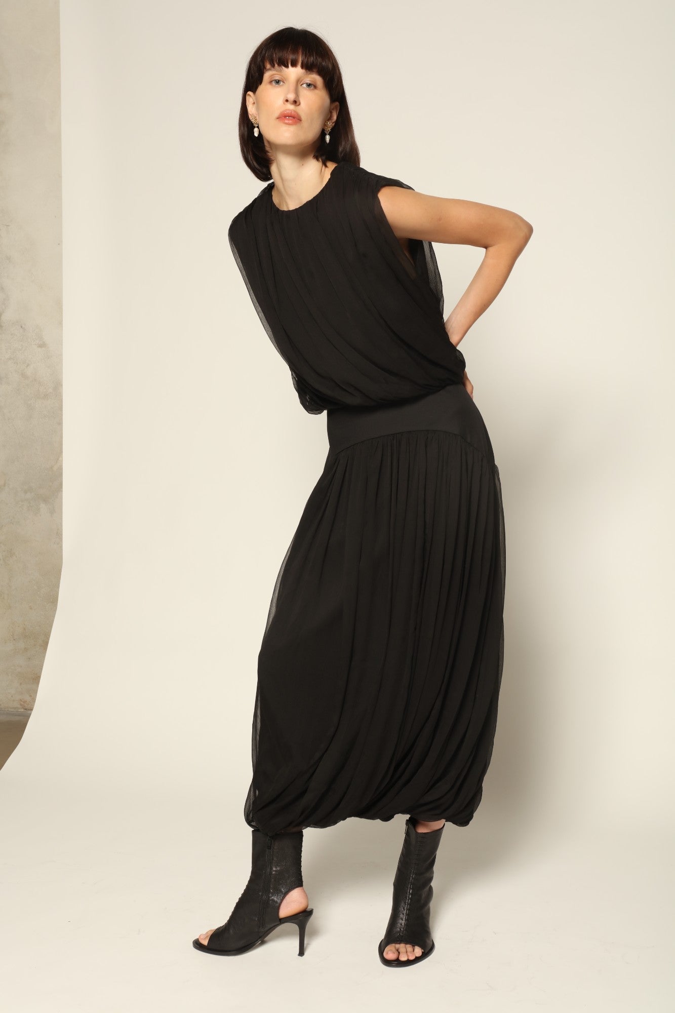 Twisted Suri Skirt - Abadia