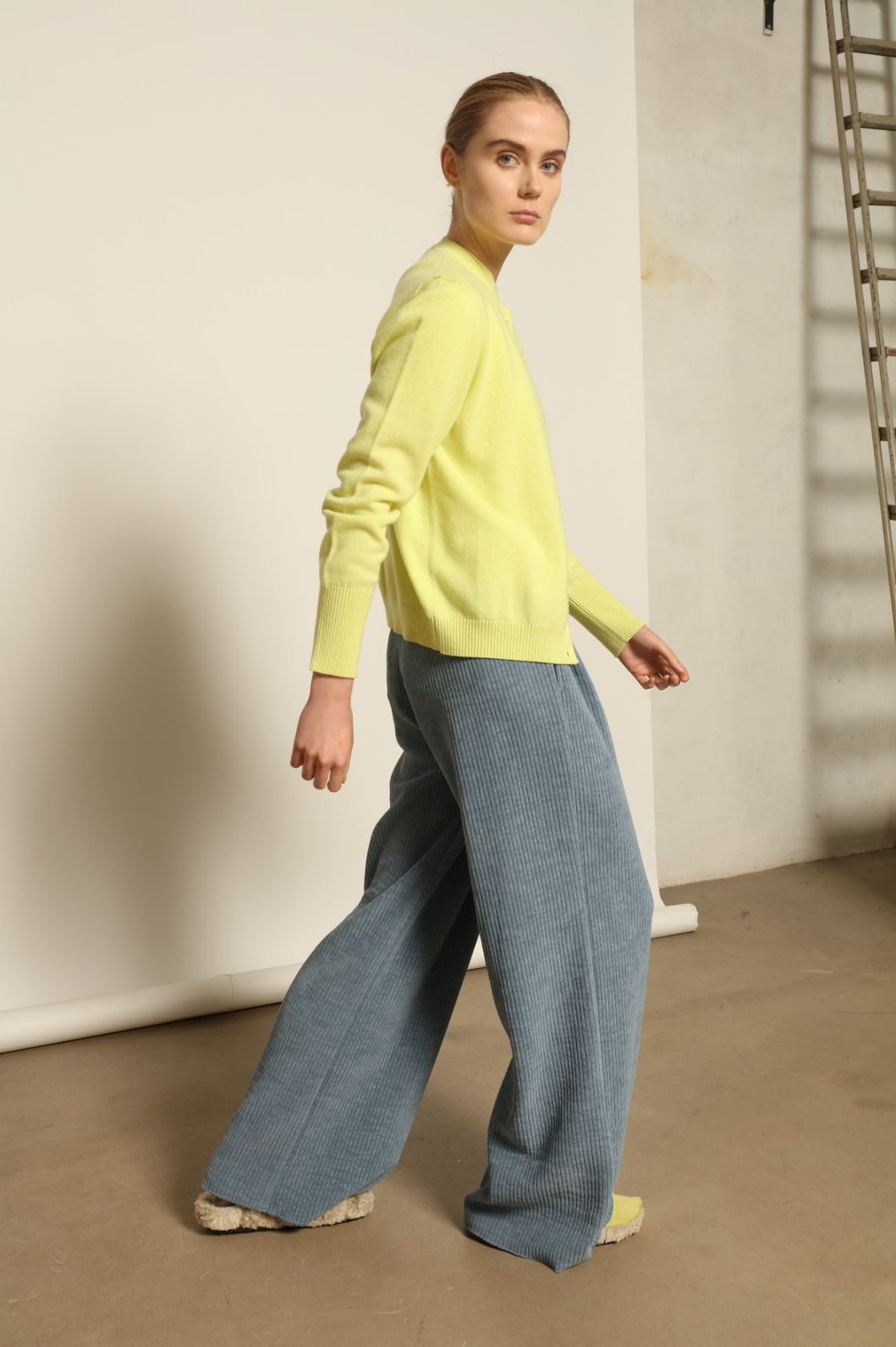 Katherine Blue Velvet Pant - Maison Jejia