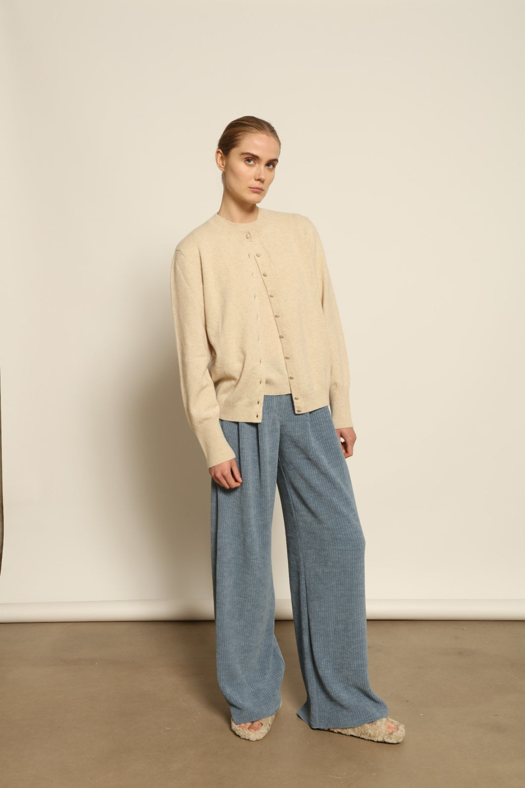 Katherine Blue Velvet Pant - Maison Jejia