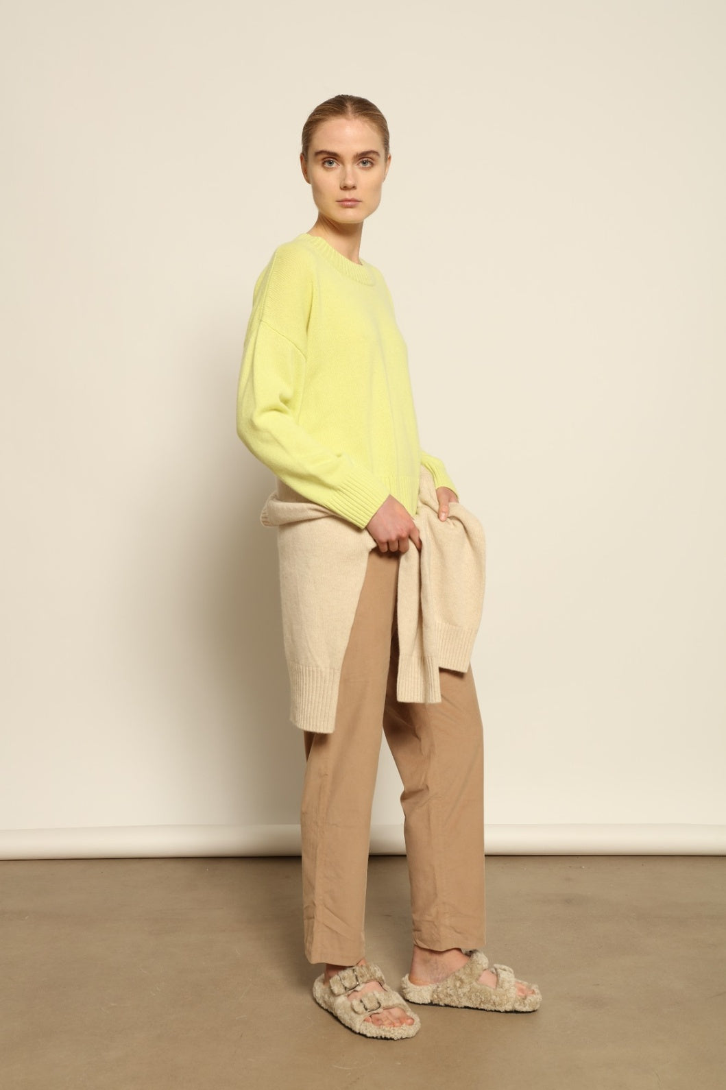 Slippers in Shearling Cream - House of Woven Stories