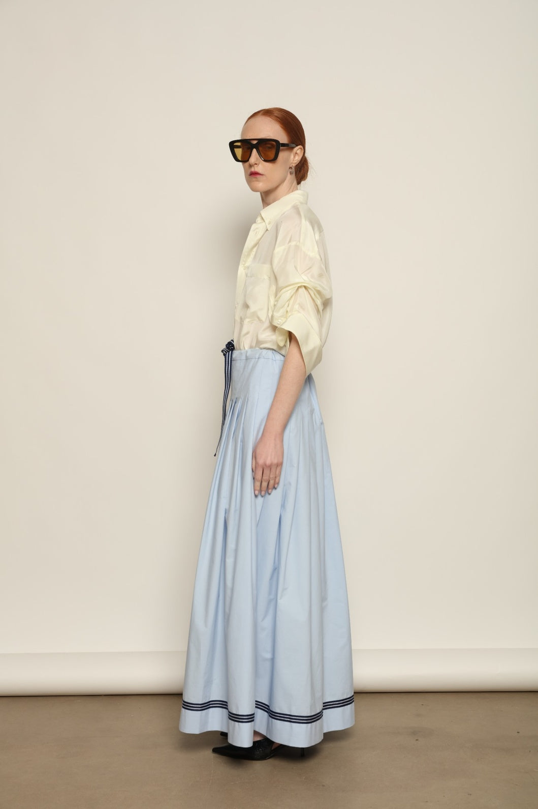 The Blue Skirt - Les Vacances d'Irina