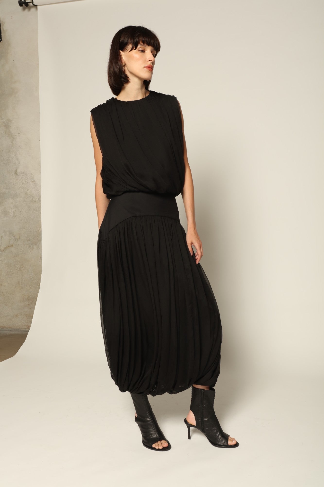 Twisted Suri Skirt - Abadia