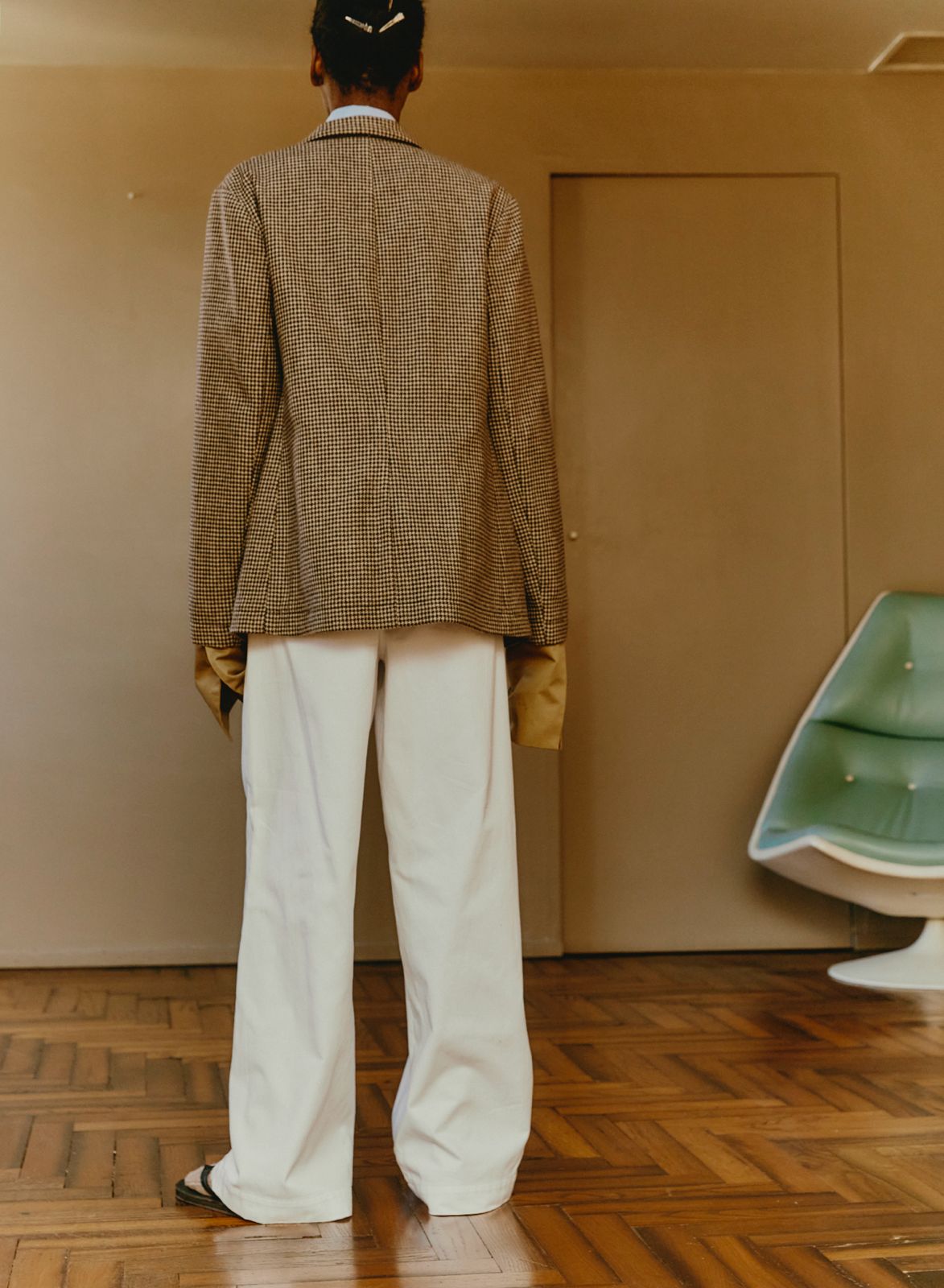 Maison Jejia Harry Blazer in classic Pied de Poule with structured shoulders, notched lapels and elongated tailored silhouette
