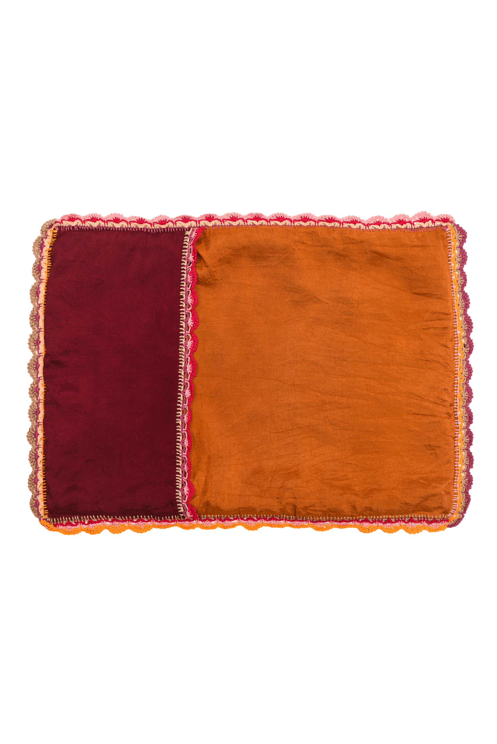 Soft, breathable Ophelia silk pillowcase by Supernaturae, handwoven in Murshidabad, India, and naturally dyed by Zapotec artisans in Oaxaca, Mexico with traditional pigments for rich, vibrant colors.