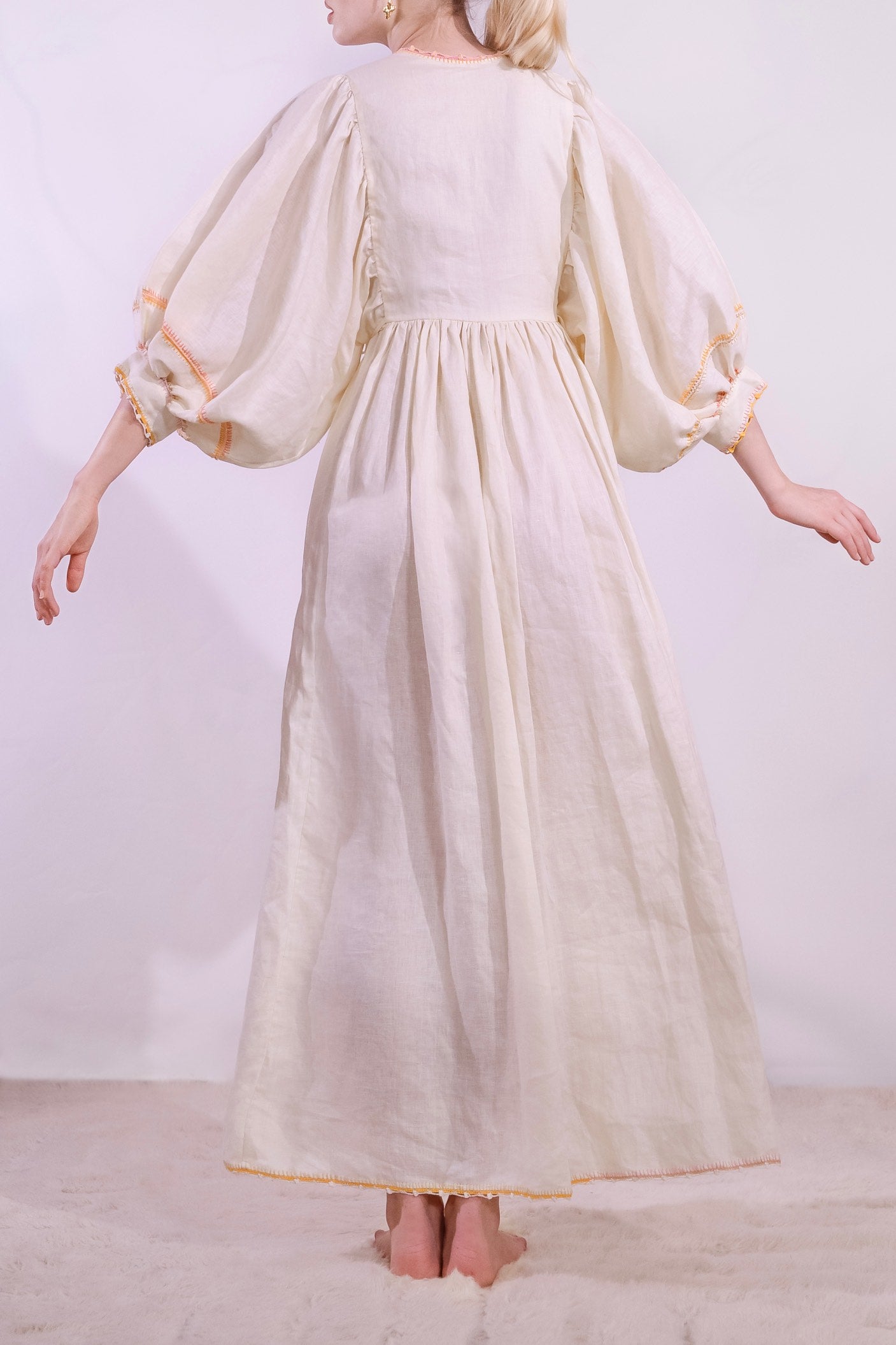 Serafina Dress by Supernaturae – handwoven silk kaftan in pink-violet tones, featuring natural plant dyes and artisanal crochet details. Lightweight, one-size fit, crafted in Mexico.