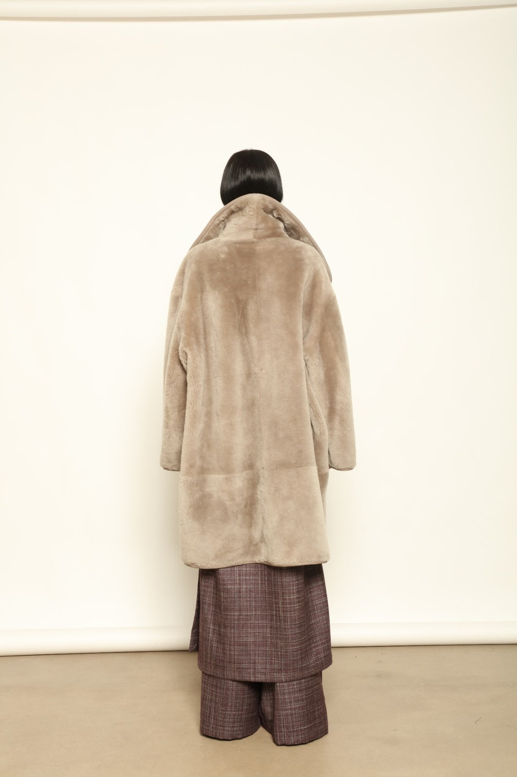 Giselle Colombe Long Silky Peach Jacket by Novelle – reversible Italian shearling and nappa leather jacket in soft peach tones, handcrafted with timeless elegance for House of Woven Stories.