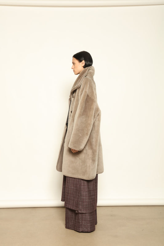 Giselle Colombe Long Silky Peach Jacket by Novelle – reversible Italian shearling and nappa leather jacket in soft peach tones, handcrafted with timeless elegance for House of Woven Stories.