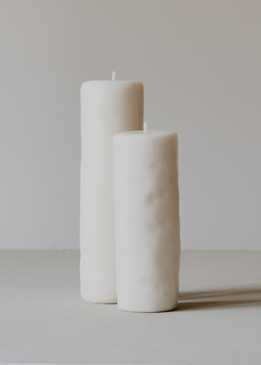 KLOTZ 1-Wick Round High beeswax candle by Oberflacht, part of the House of Woven Stories selection, handmade in the Black Forest with tall cylindrical form and unique variations in colour and texture.