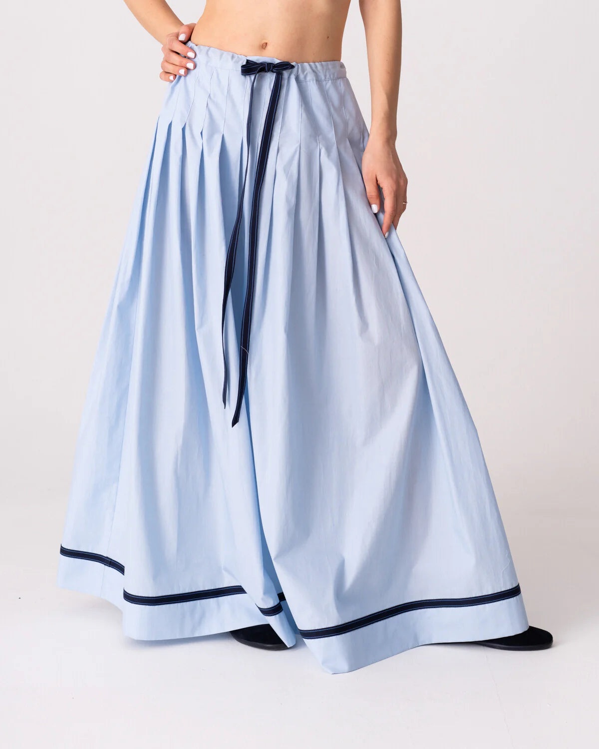 The Blue Skirt - Les Vacances d'Irina