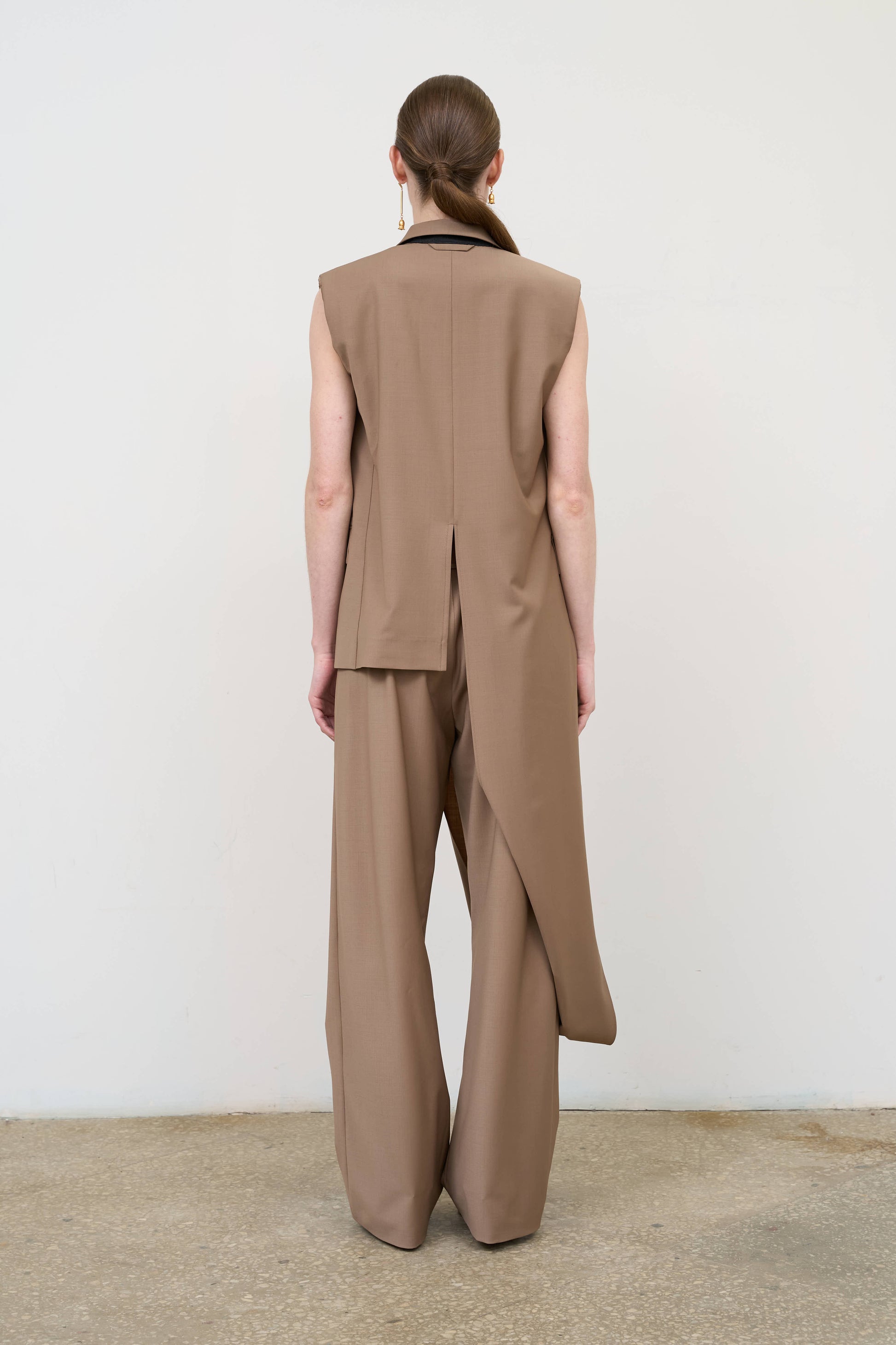 litkovska-wool-blend-deconstructed-beige-vest-scarf-detail-architectural-tailoring-house-of-woven-stories