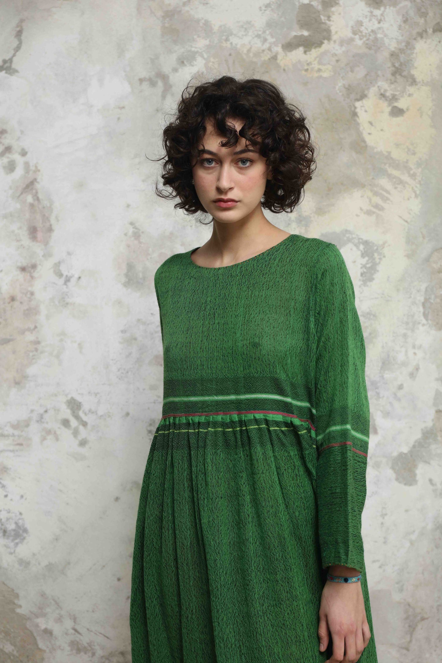 Handloomed green pure wool midi dress Rang 08 by Injiri, artisan-made in India with sustainable craftsmanship. Available at House of Woven Stories.