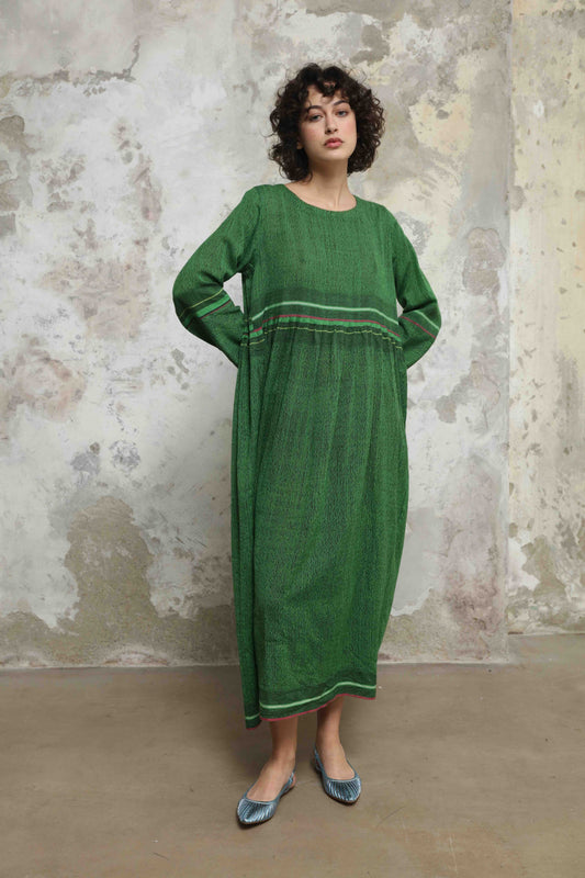 Handloomed green pure wool midi dress Rang 08 by Injiri, artisan-made in India with sustainable craftsmanship. Available at House of Woven Stories.