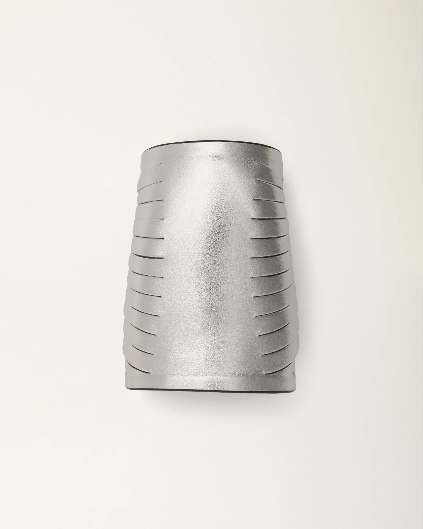 Anemos Silver leather bracelet by SO-LE STUDIO, part of House of Nomad Stories selection, handcrafted in Tuscany, silver-toned sculptural design on the wrist