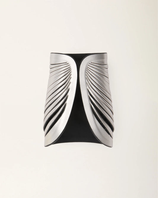 Anemos Silver leather bracelet by SO-LE STUDIO, part of House of Nomad Stories selection, handcrafted in Tuscany, silver-toned sculptural design on the wrist